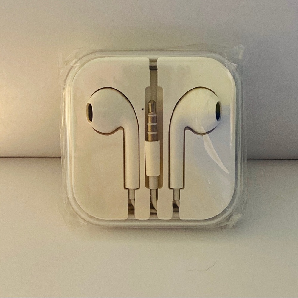 Apple EarPods GENUINE 3.5mm Wired Headphones White